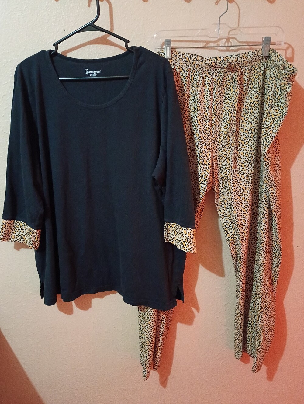 Pajamagram Size 2X Black & Leopard  Pajama Set